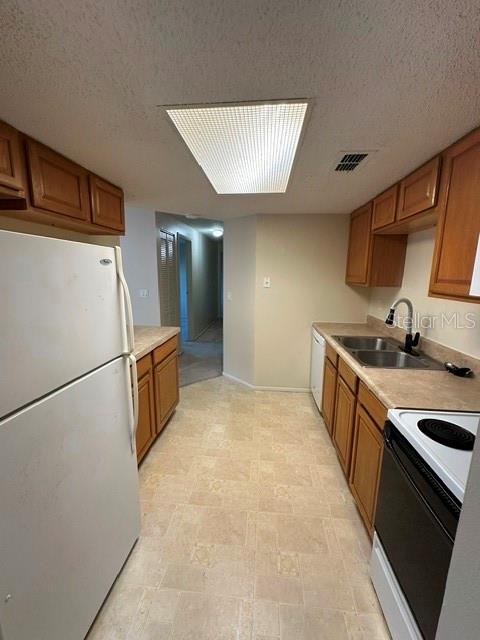 GARDENS OF FOREST LAKES CONDO THE - Residential Lease