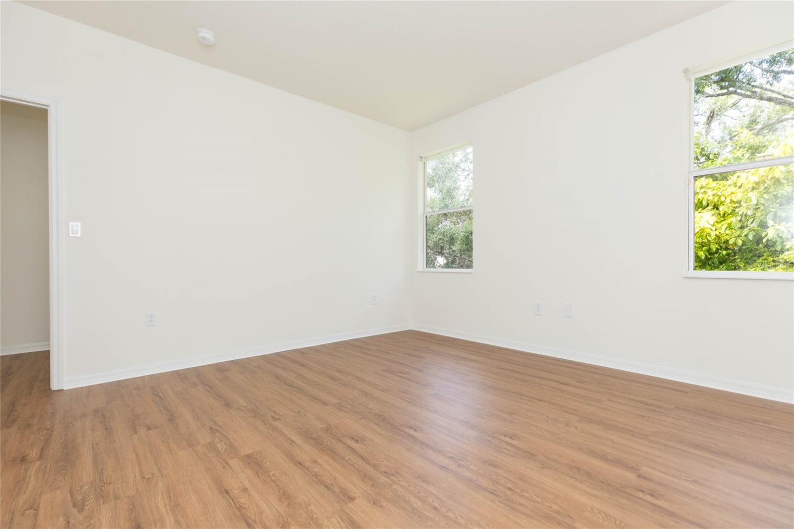 AMBERLY OAKS TWNHMS - Residential