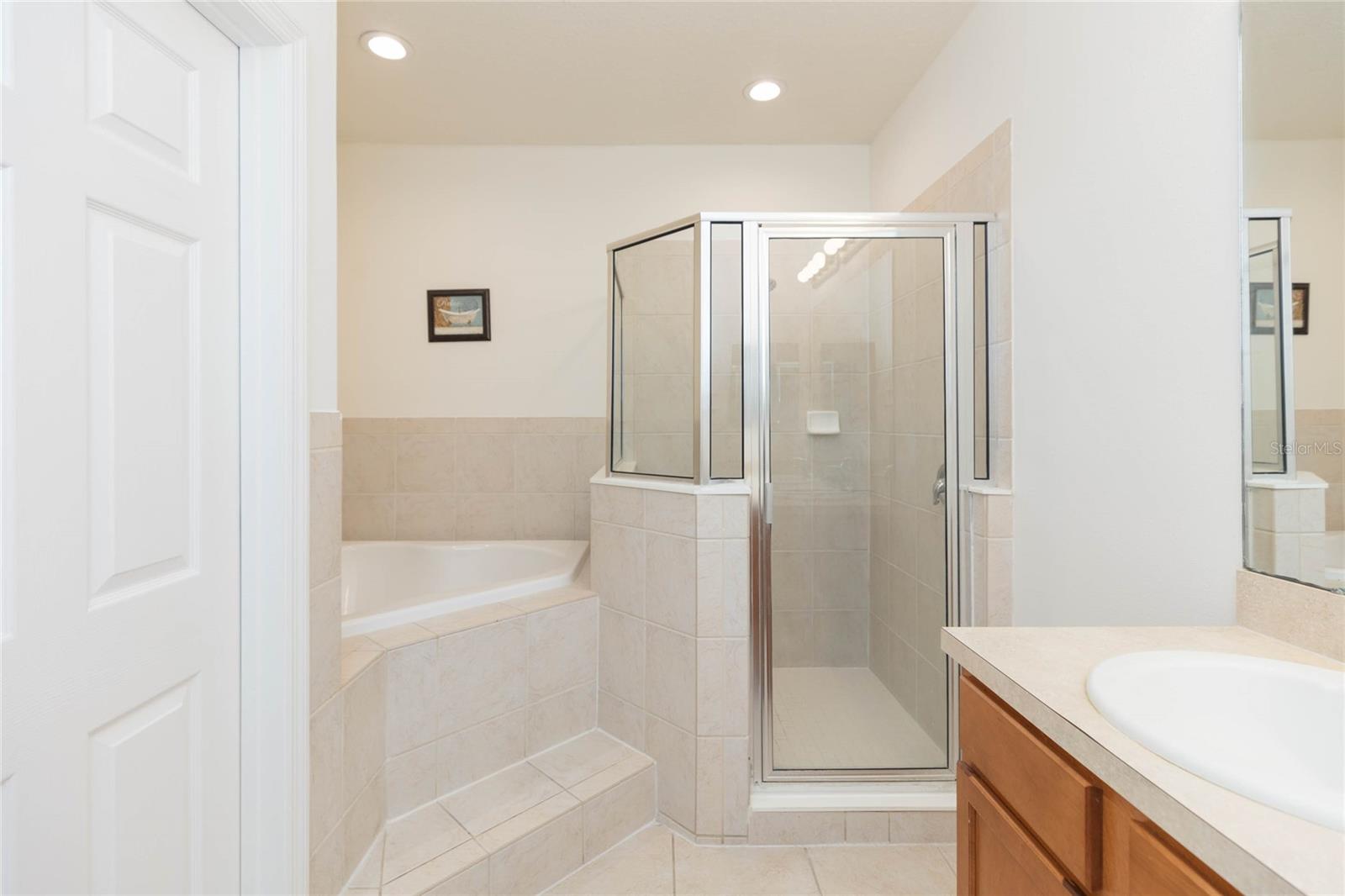 AMBERLY OAKS TWNHMS - Residential