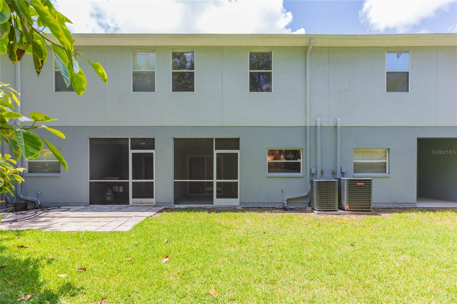 AMBERLY OAKS TWNHMS - Residential