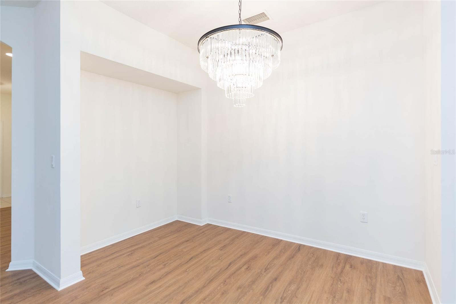 AMBERLY OAKS TWNHMS - Residential