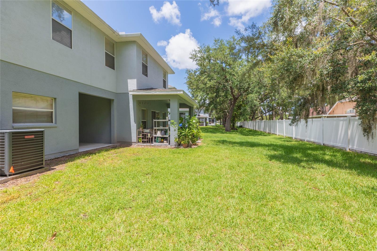 AMBERLY OAKS TWNHMS - Residential