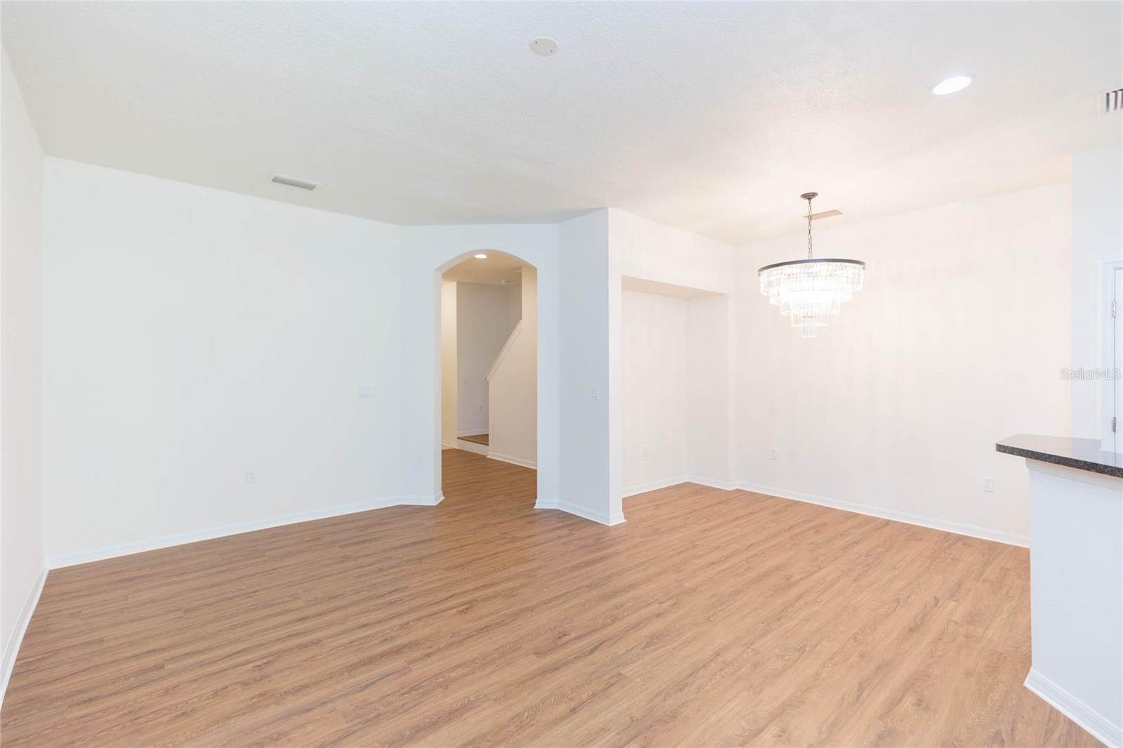 AMBERLY OAKS TWNHMS - Residential