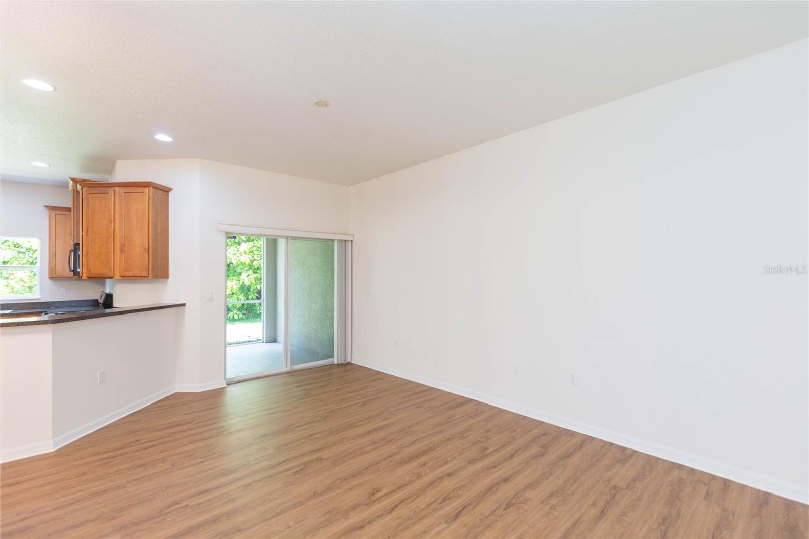 AMBERLY OAKS TWNHMS - Residential