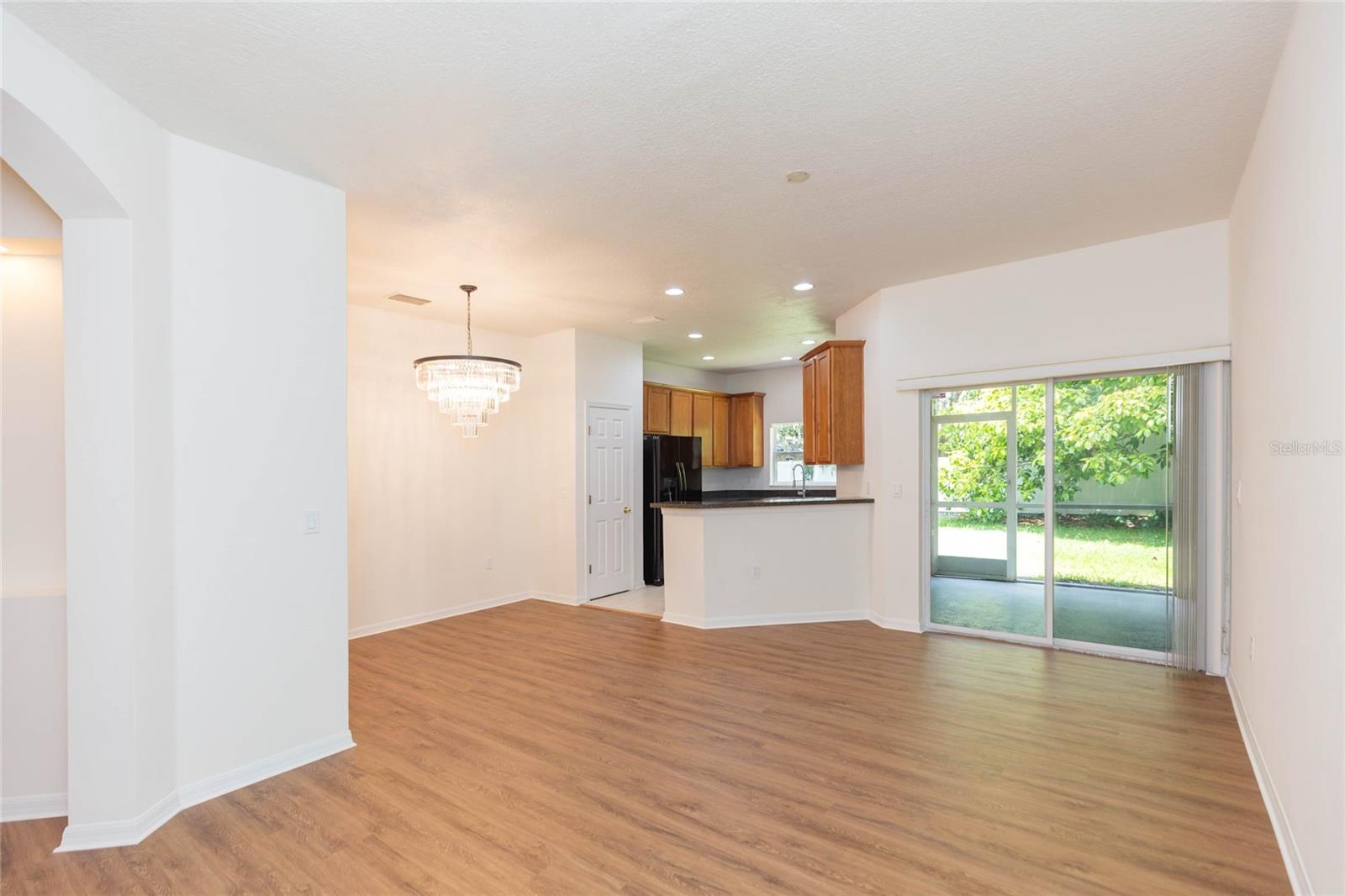 AMBERLY OAKS TWNHMS - Residential