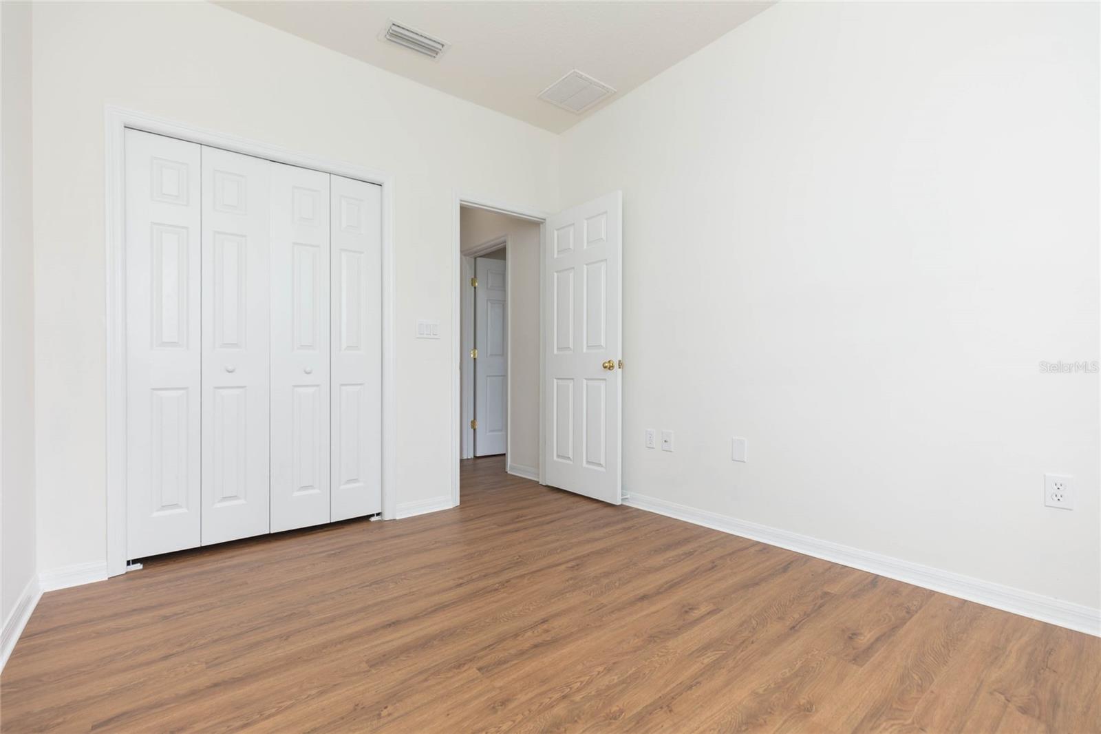 AMBERLY OAKS TWNHMS - Residential