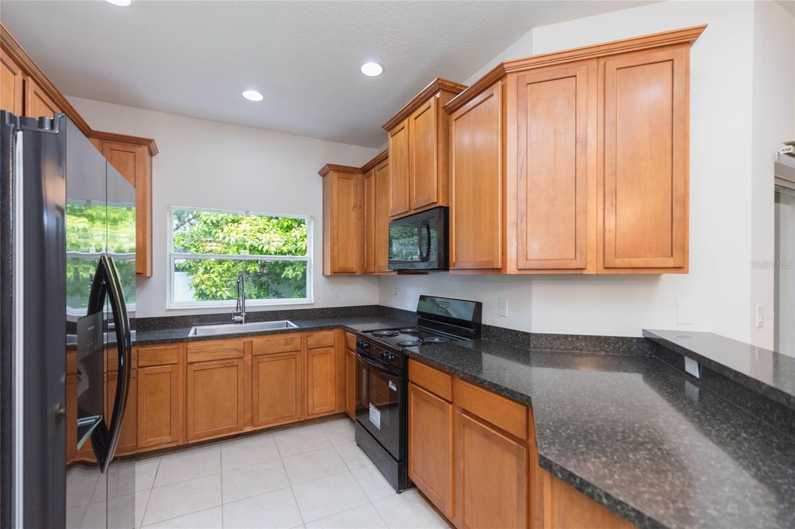 AMBERLY OAKS TWNHMS - Residential