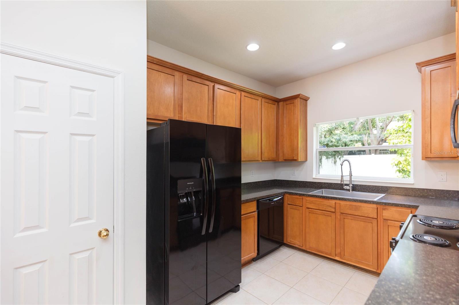 AMBERLY OAKS TWNHMS - Residential