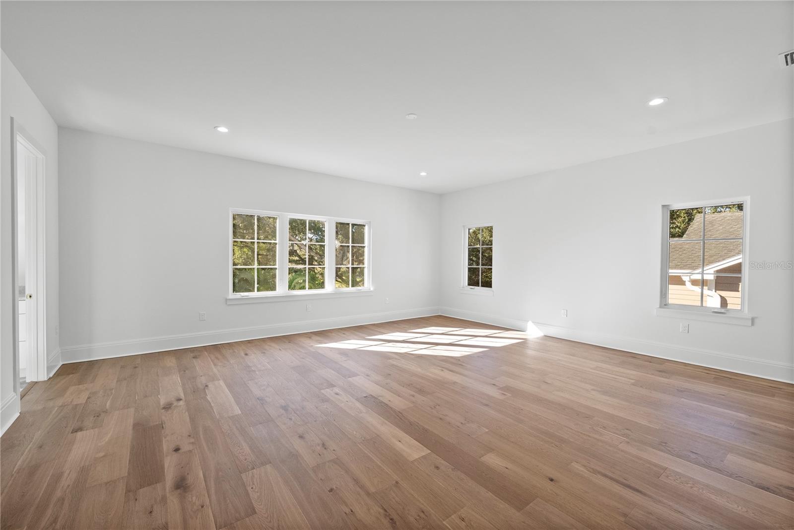 SUNSET PARK - Residential