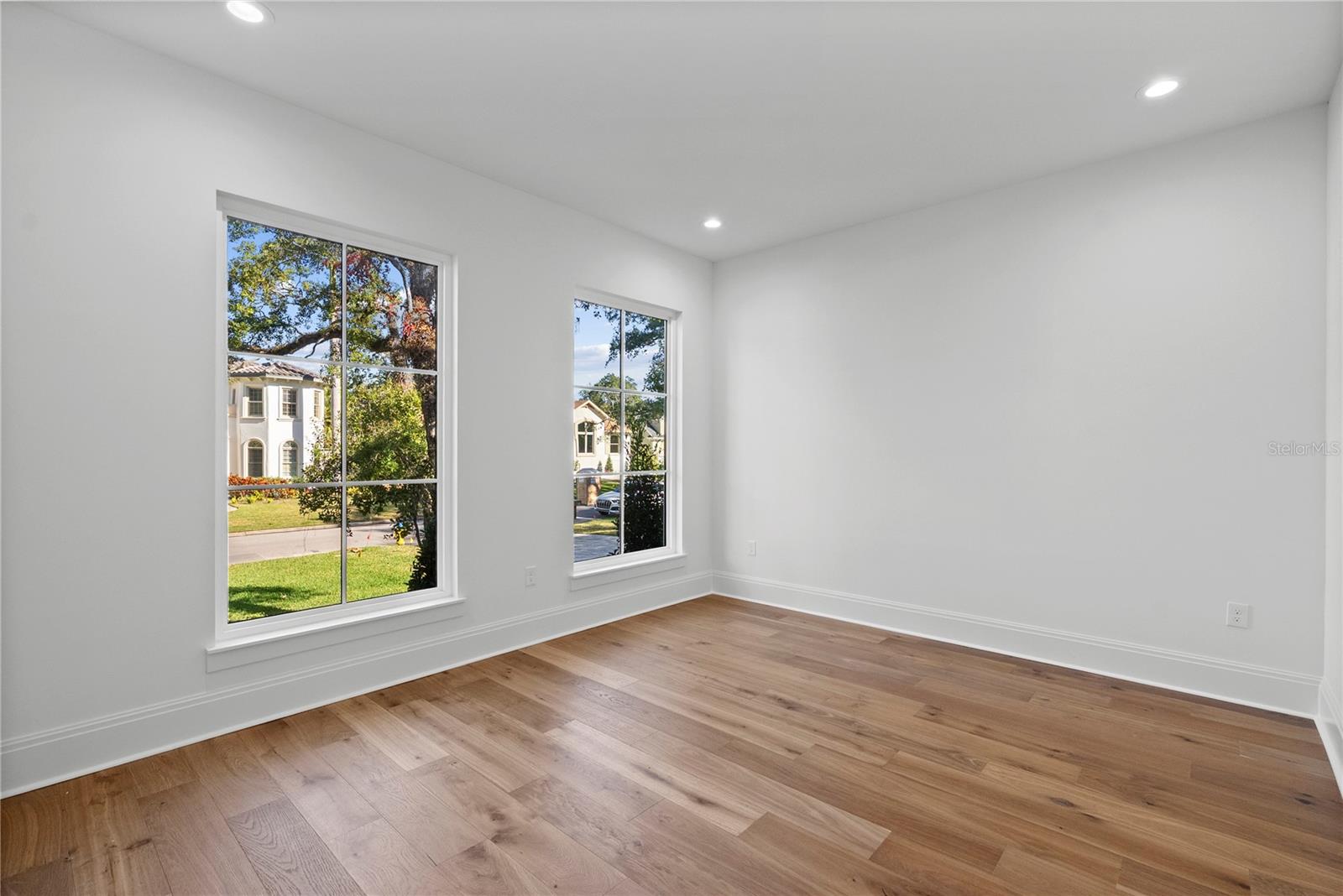 SUNSET PARK - Residential