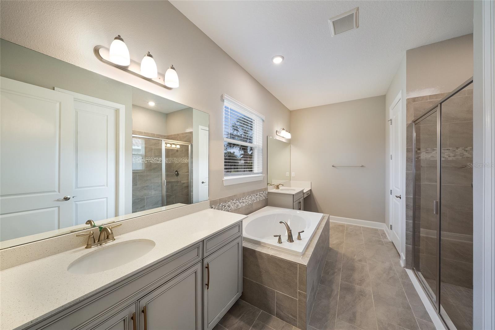 SAVANNA AT LAKEWOOD RANCH PH III 3ABD - Residential