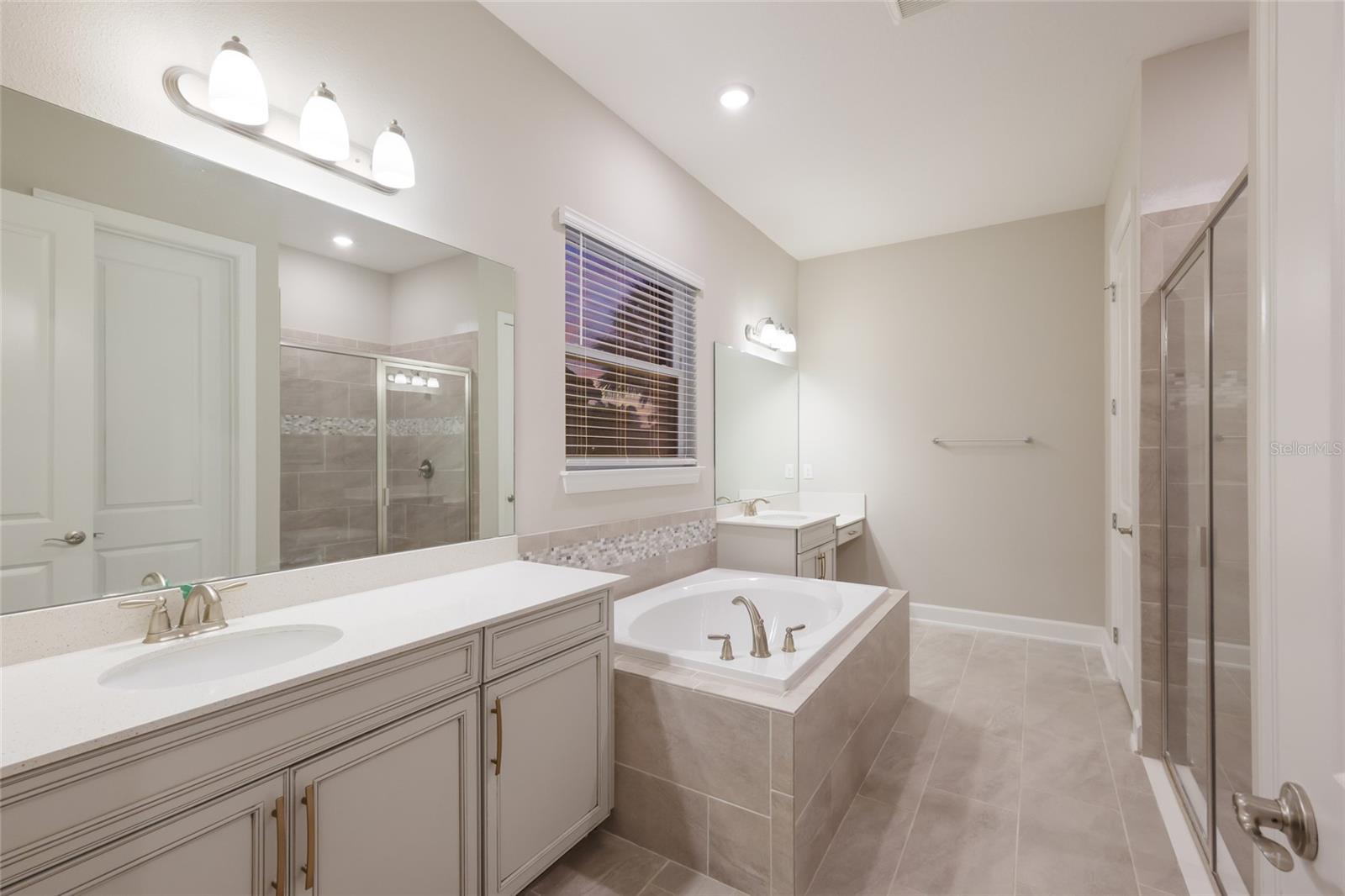 SAVANNA AT LAKEWOOD RANCH PH III 3ABD - Residential