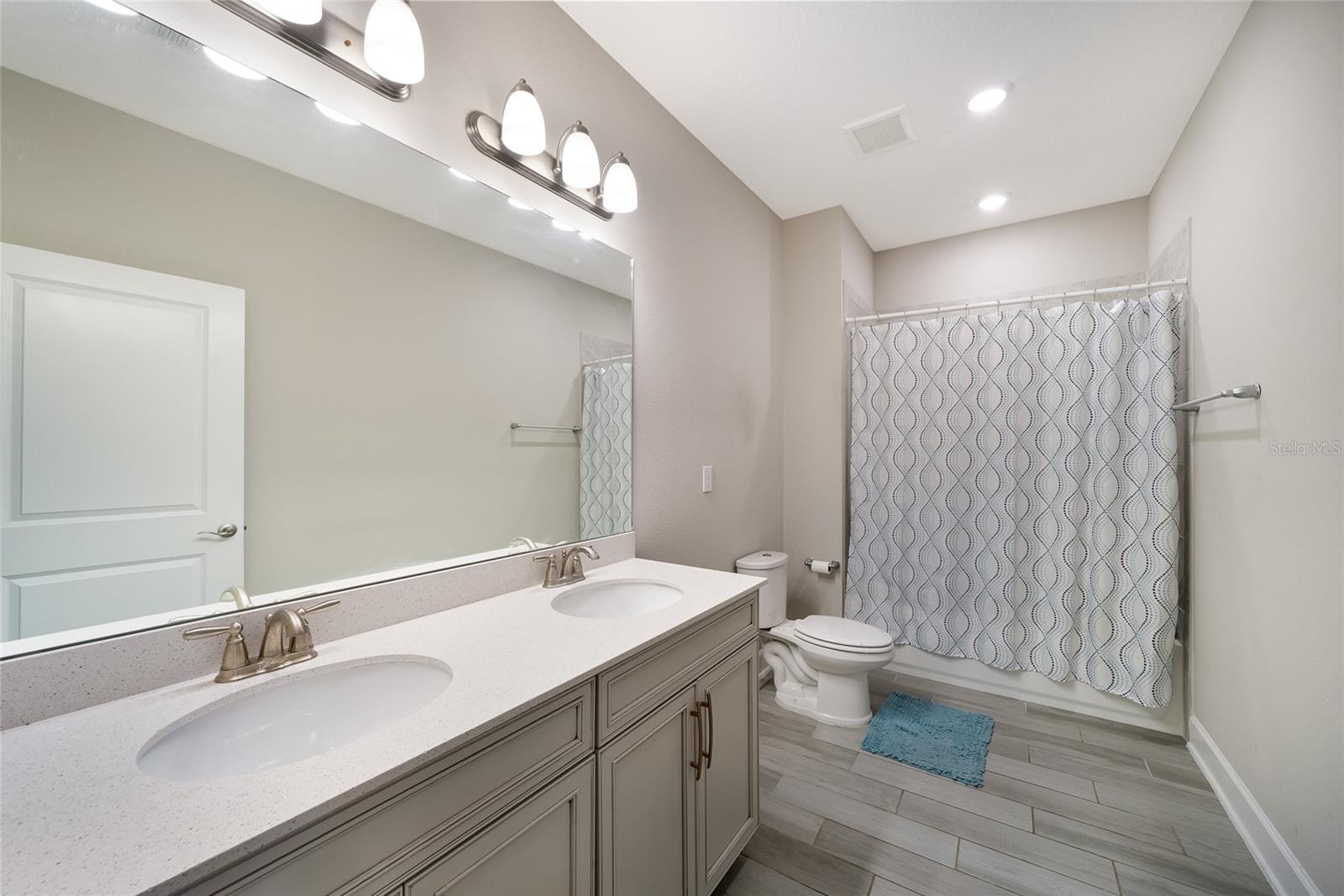 SAVANNA AT LAKEWOOD RANCH PH III 3ABD - Residential