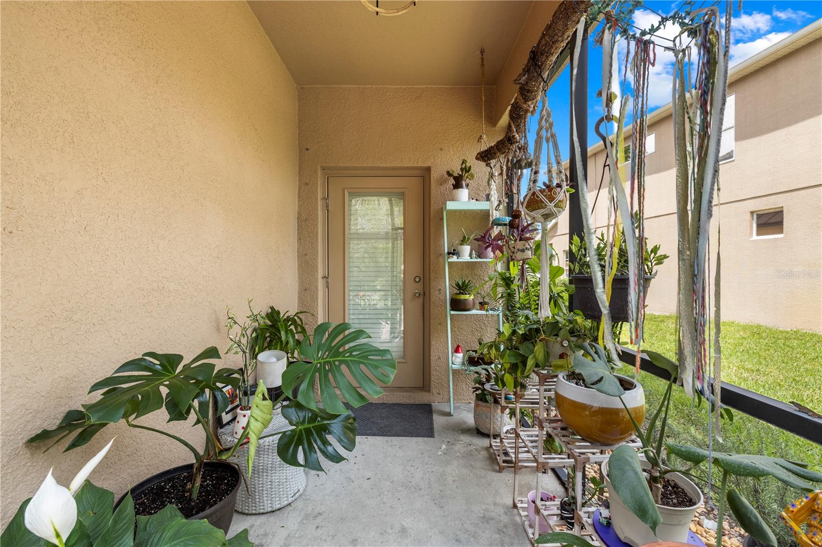 VENTANA TWNHMS AT WATERS EDGE - Residential