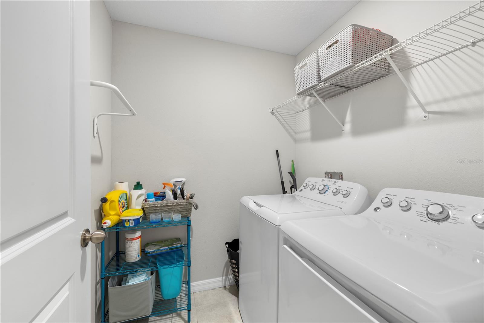 VENTANA TWNHMS AT WATERS EDGE - Residential