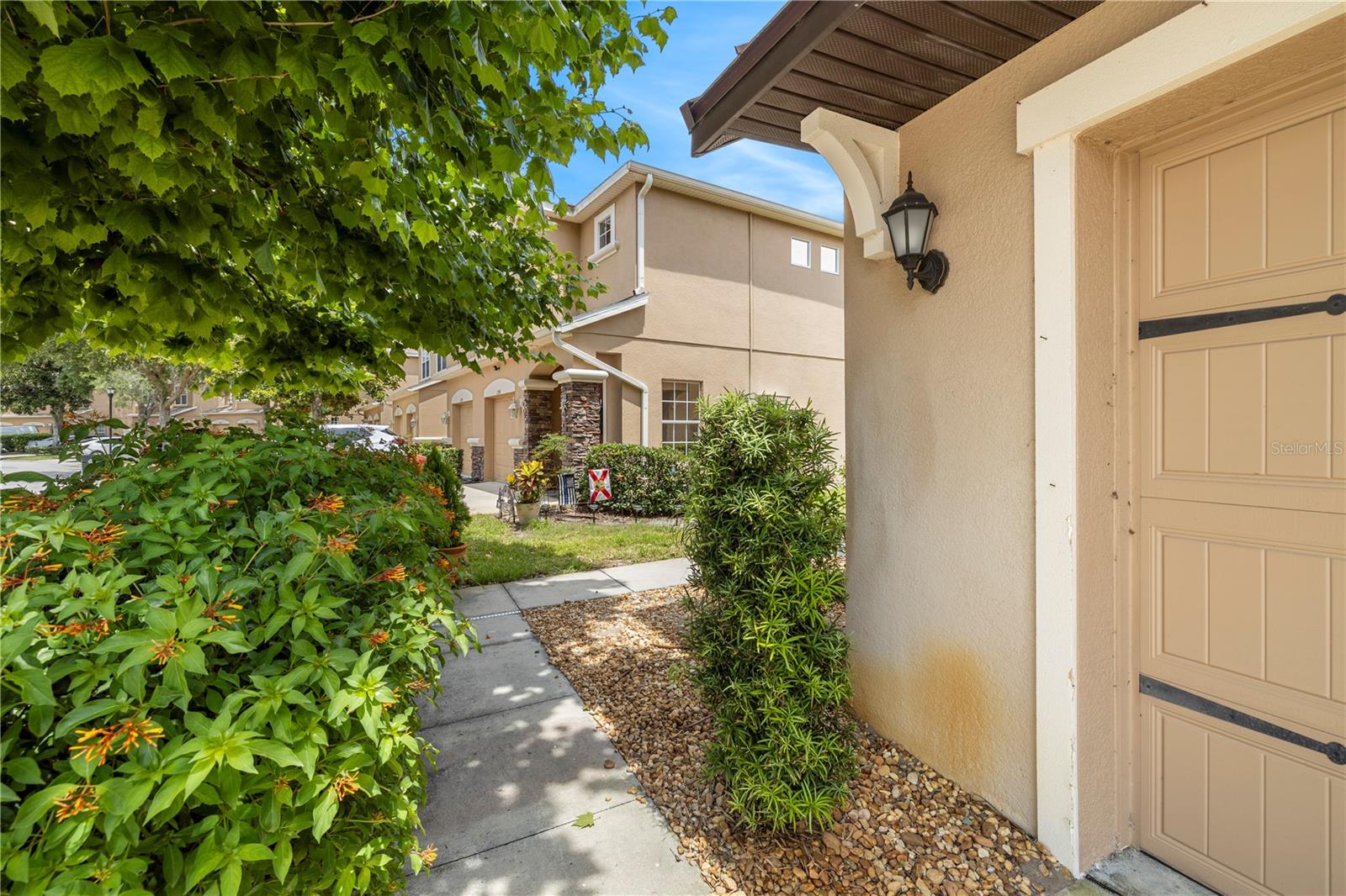 VENTANA TWNHMS AT WATERS EDGE - Residential