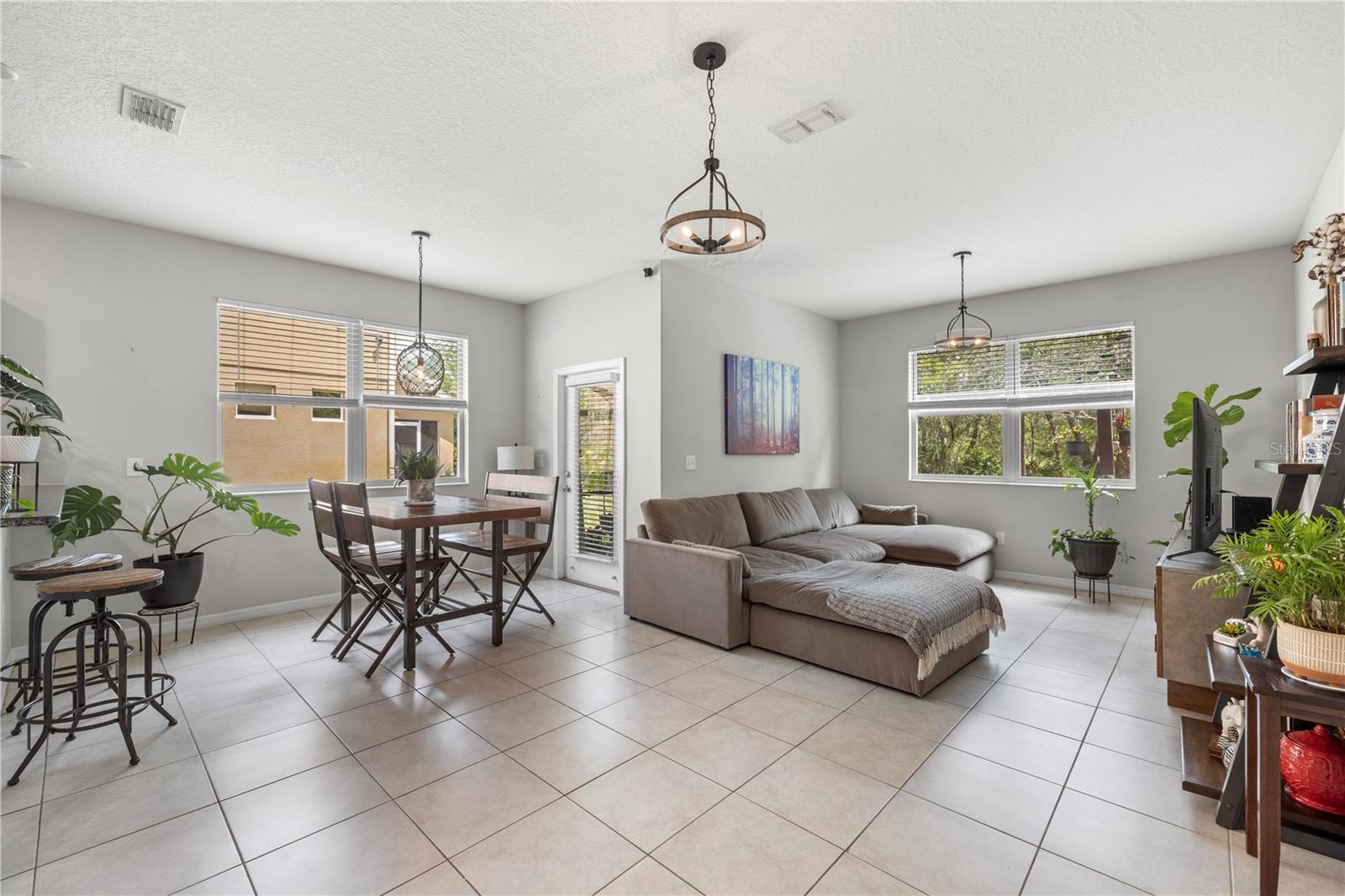 VENTANA TWNHMS AT WATERS EDGE - Residential