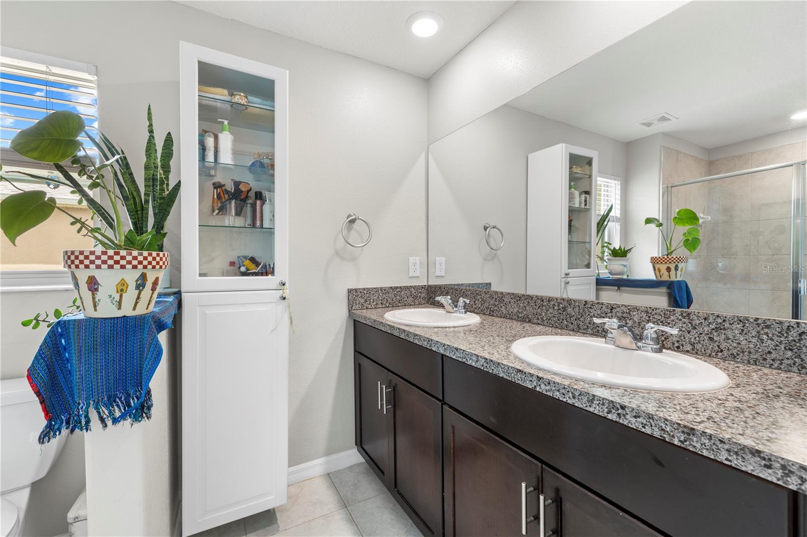 VENTANA TWNHMS AT WATERS EDGE - Residential