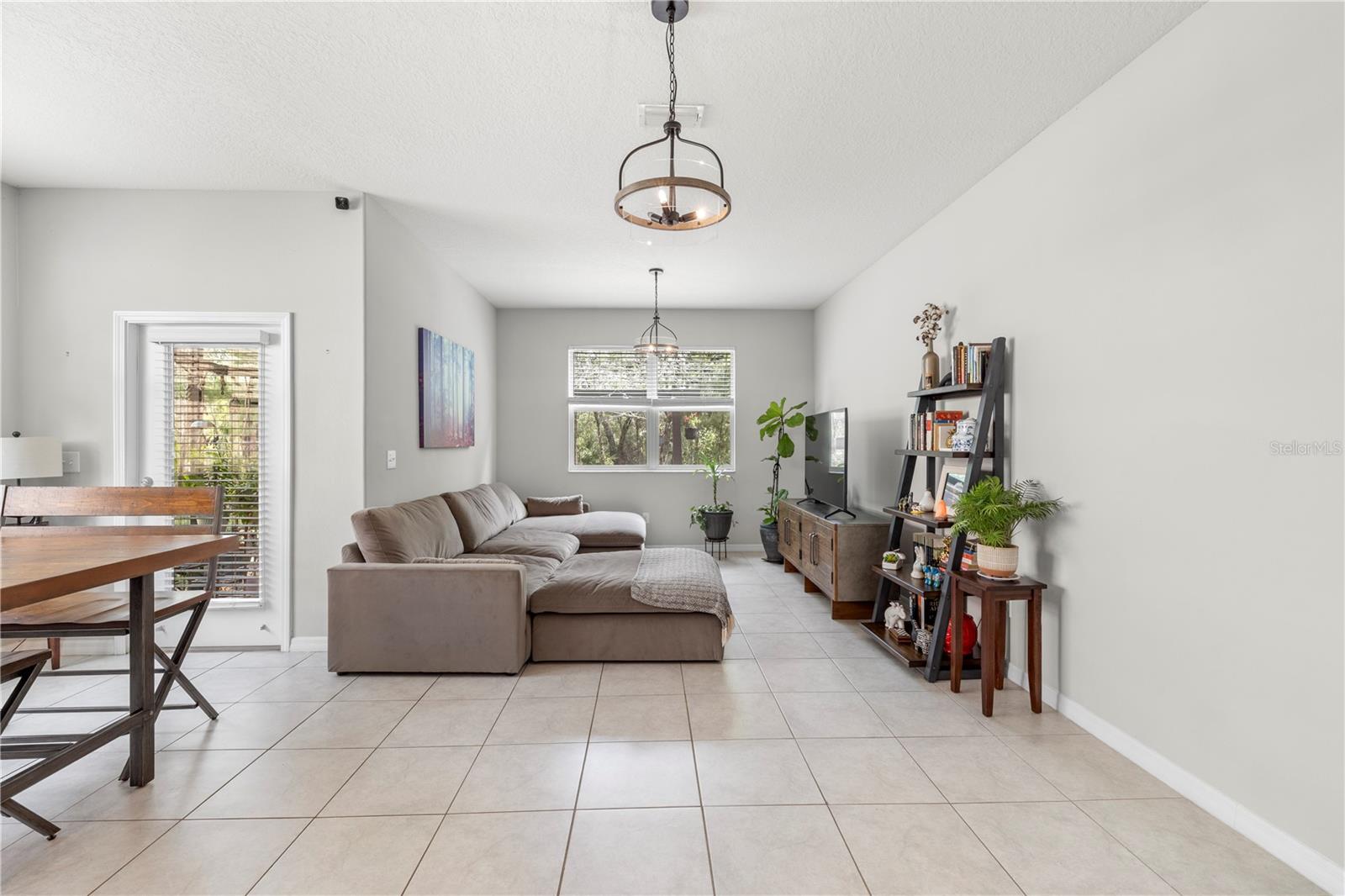 VENTANA TWNHMS AT WATERS EDGE - Residential
