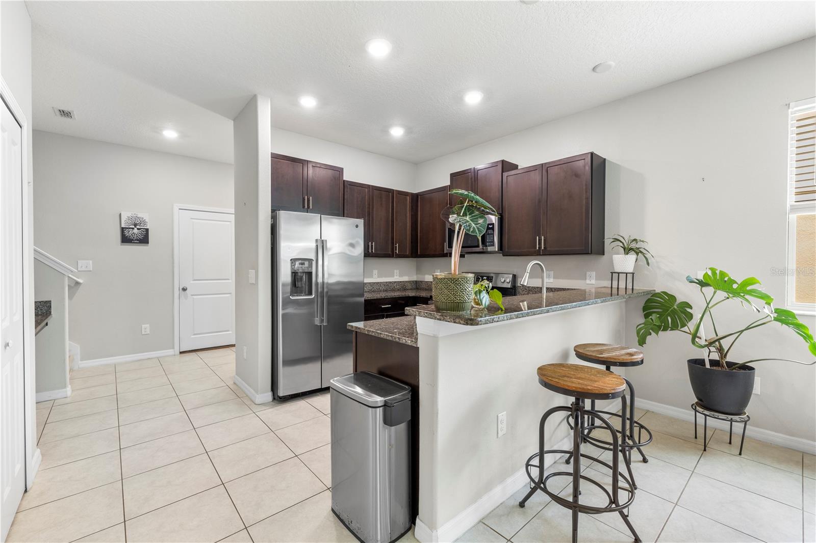 VENTANA TWNHMS AT WATERS EDGE - Residential