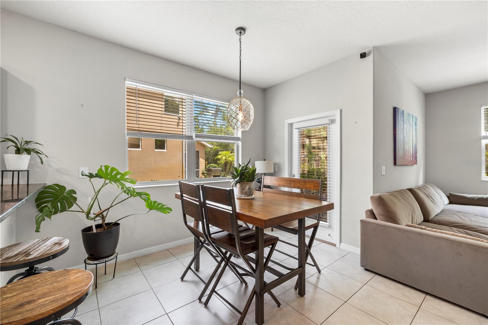 VENTANA TWNHMS AT WATERS EDGE - Residential