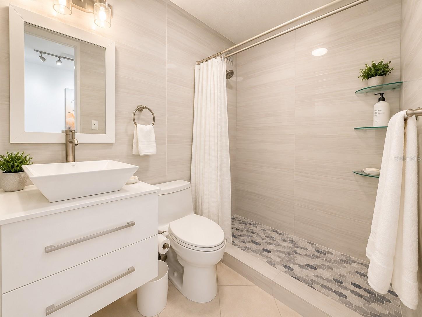 COND. MIRADOR DEL CONDADO - Residential Lease