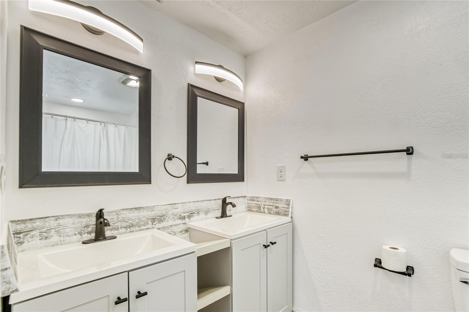 WOODVALLEY UNIT 5 - Residential