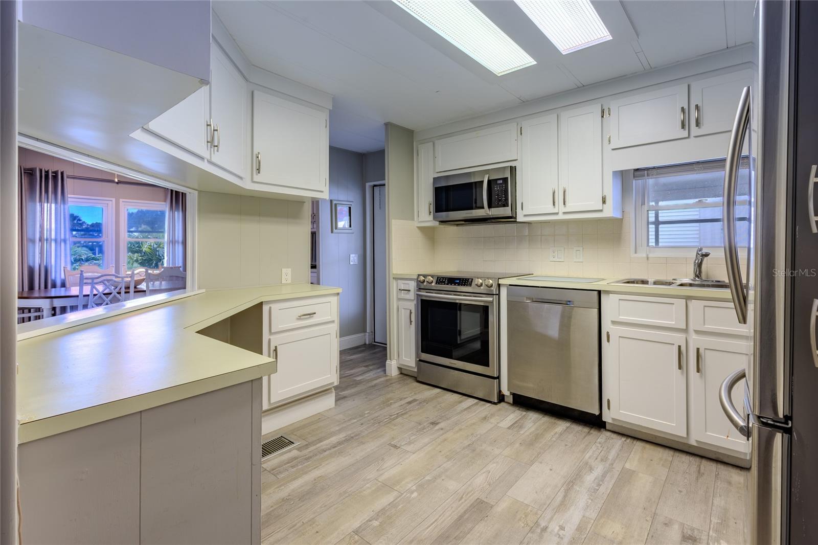 MAPLE LEAF ESTATES - Residential