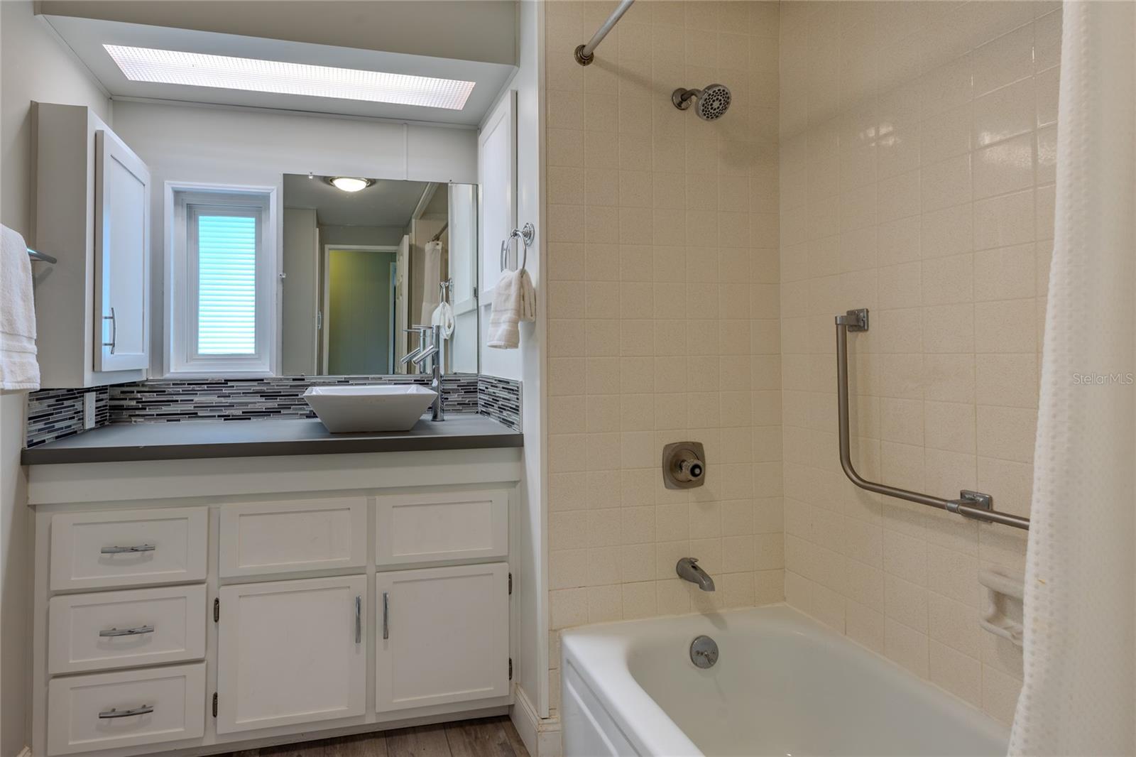 MAPLE LEAF ESTATES - Residential