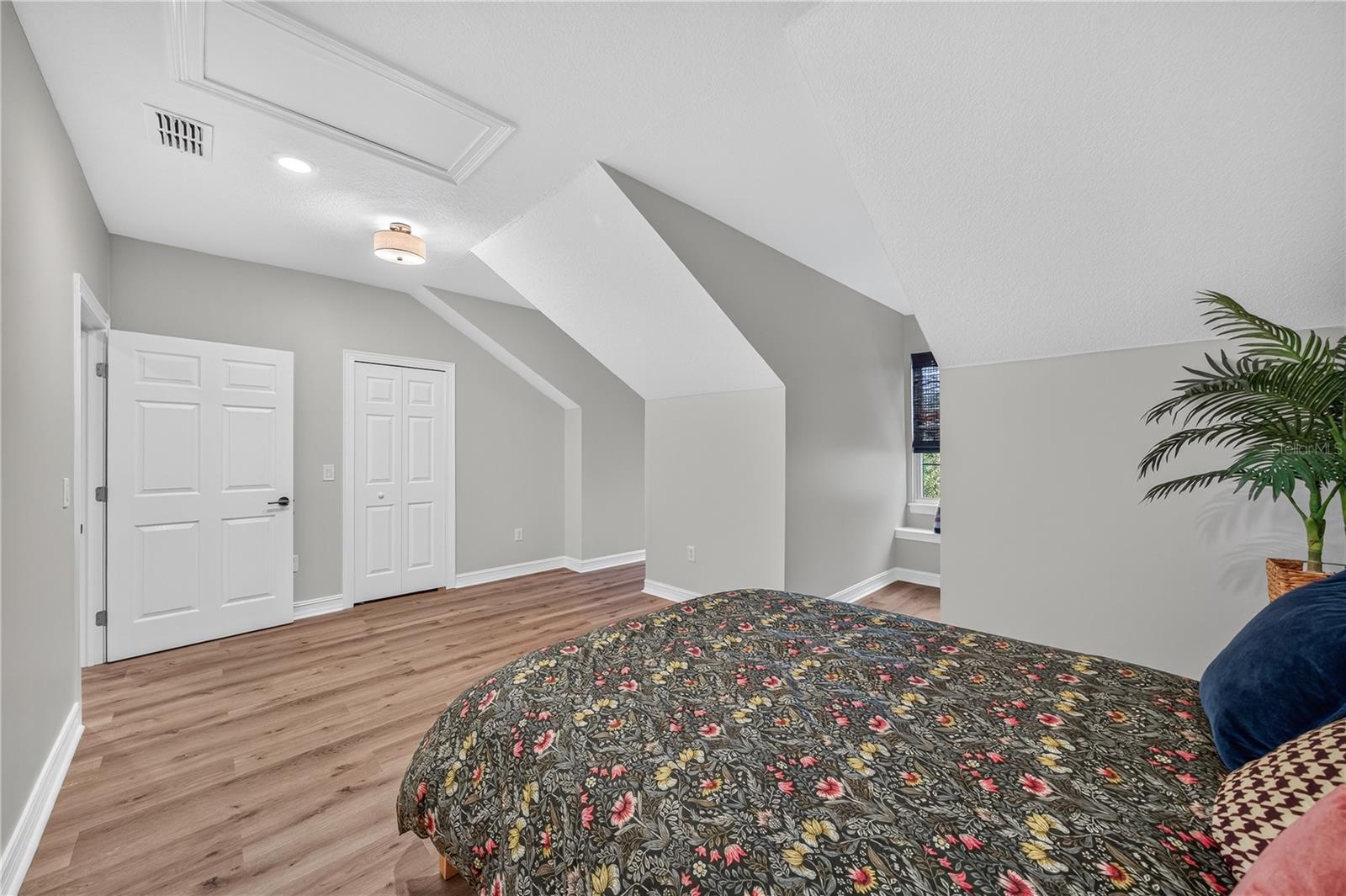 SPRING PARK TOWNHOMES - Residential