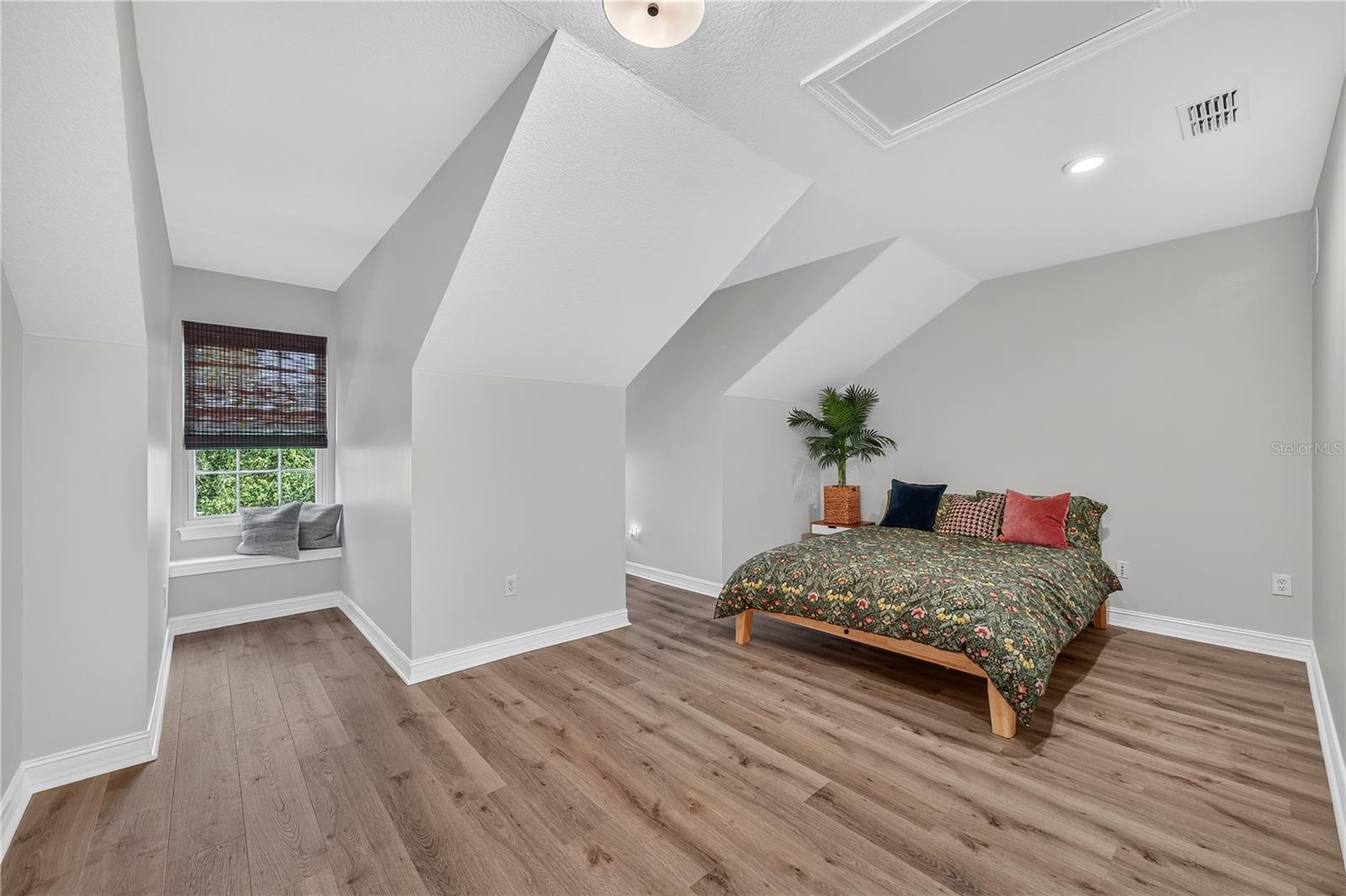SPRING PARK TOWNHOMES - Residential
