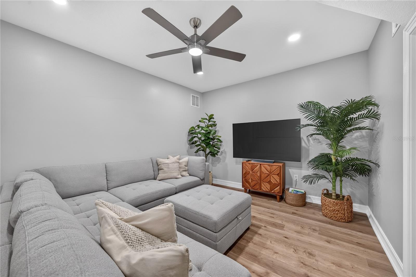 SPRING PARK TOWNHOMES - Residential