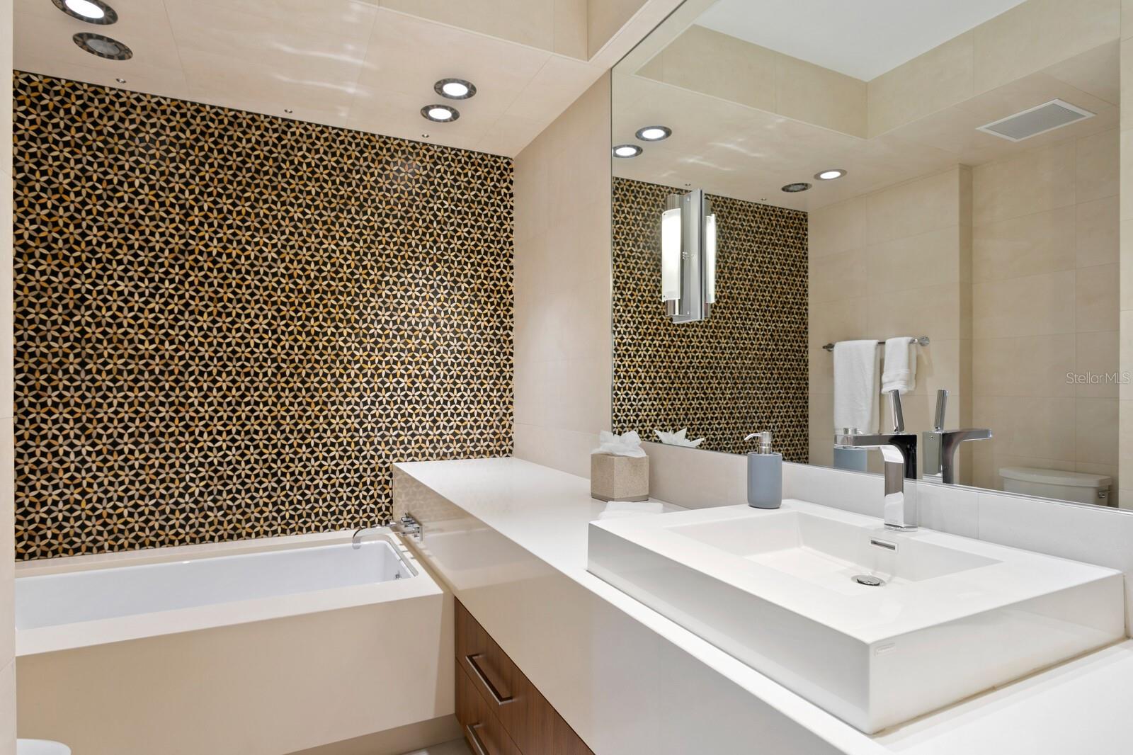 ISLAND ESTATES OF CLEARWATER - Residential