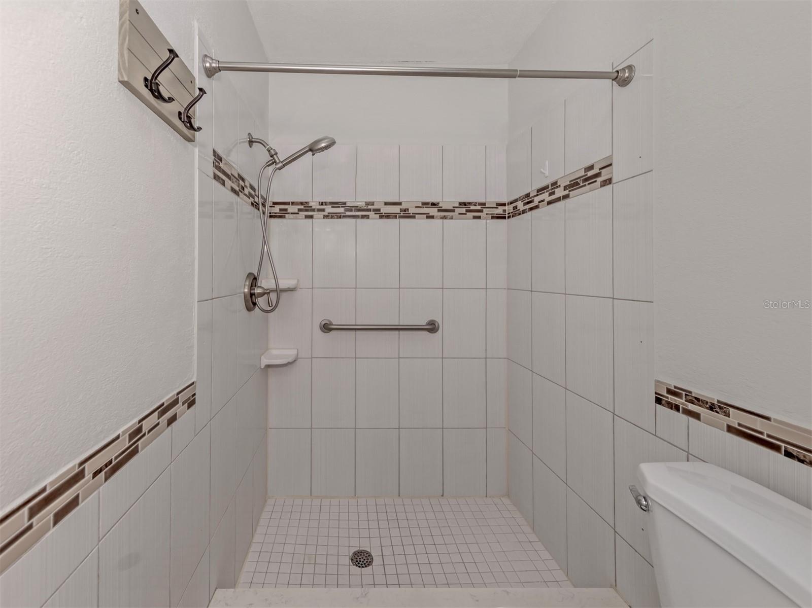 SOUTH VENICE - Residential