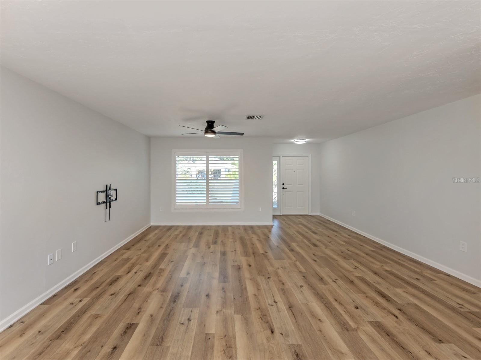 SOUTH VENICE - Residential