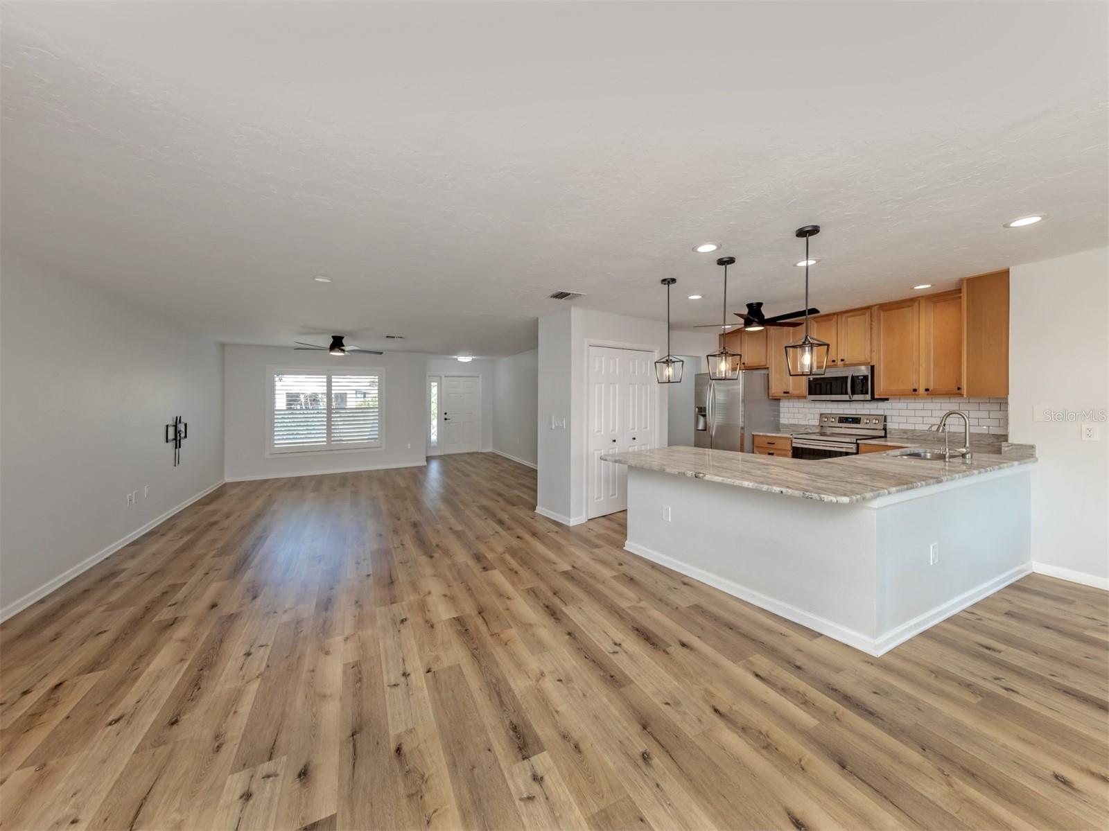 SOUTH VENICE - Residential