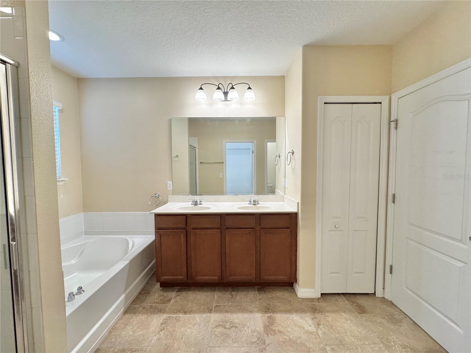 CENTRAL POINTE - Residential Lease