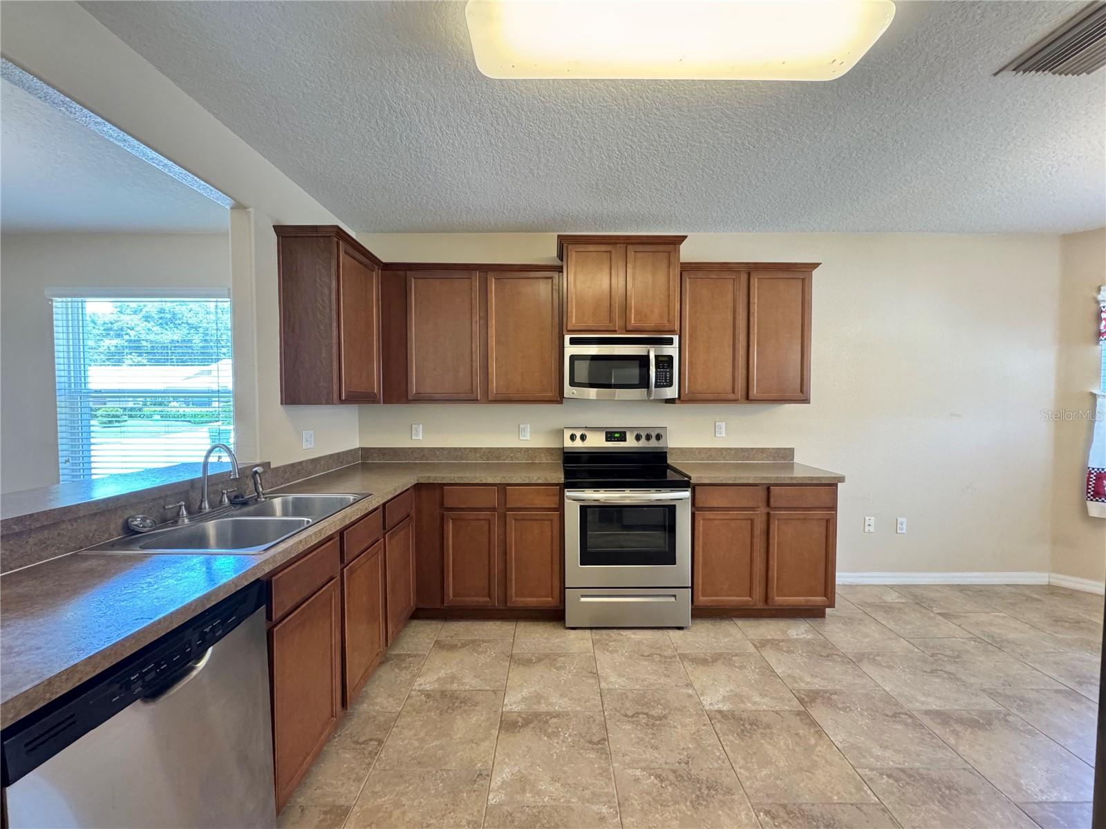 CENTRAL POINTE - Residential Lease