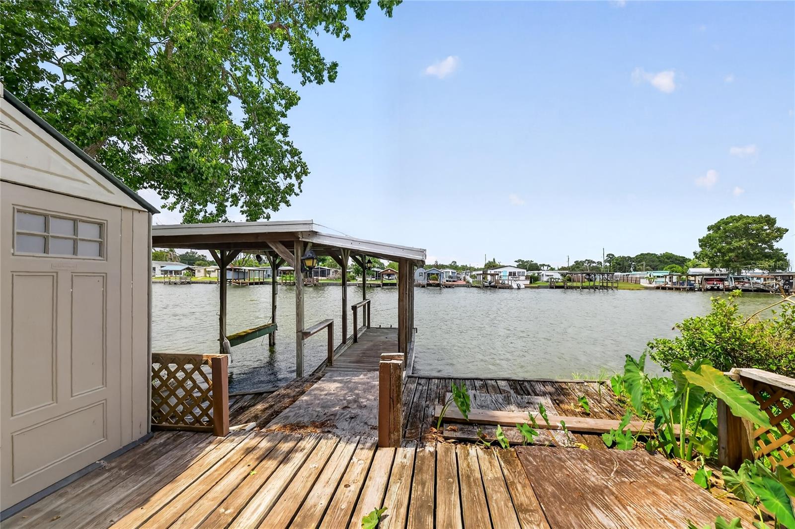 TAVARES DORA ISLES SUB - Residential