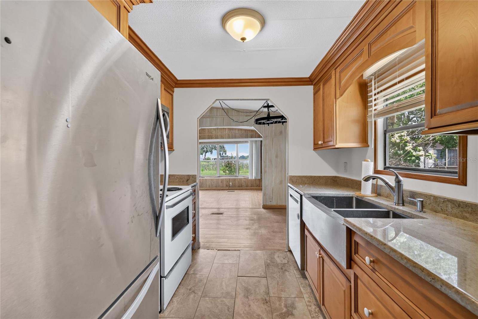 TAVARES DORA ISLES SUB - Residential