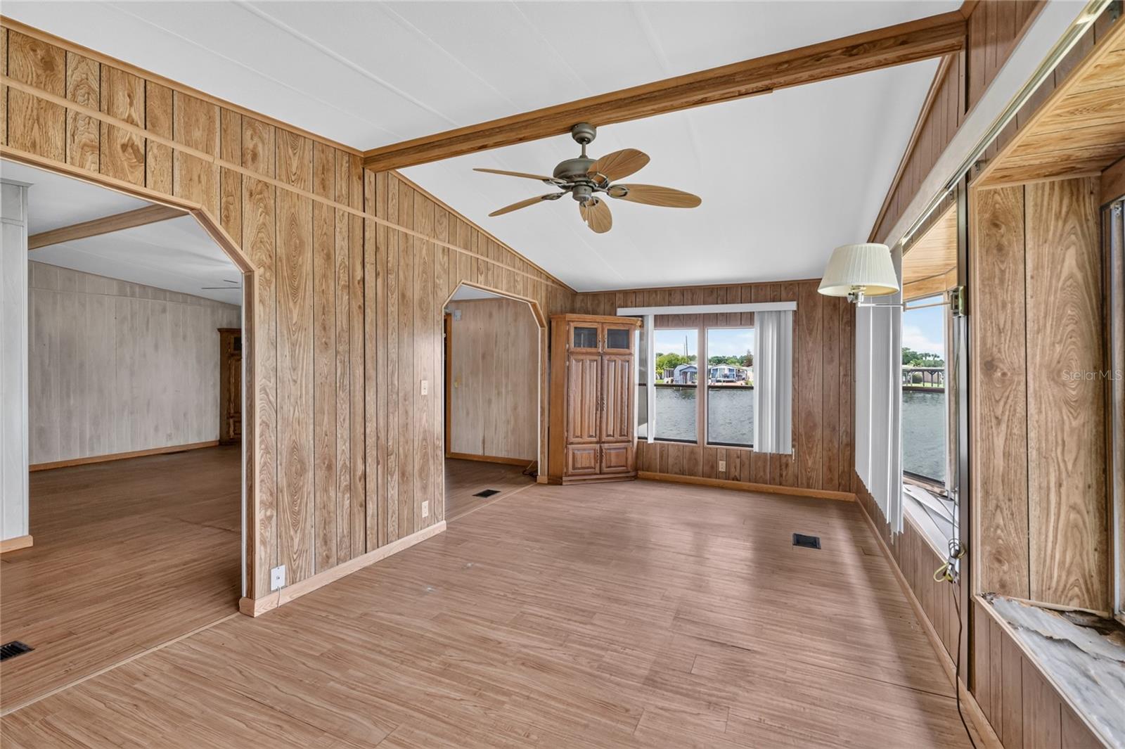 TAVARES DORA ISLES SUB - Residential