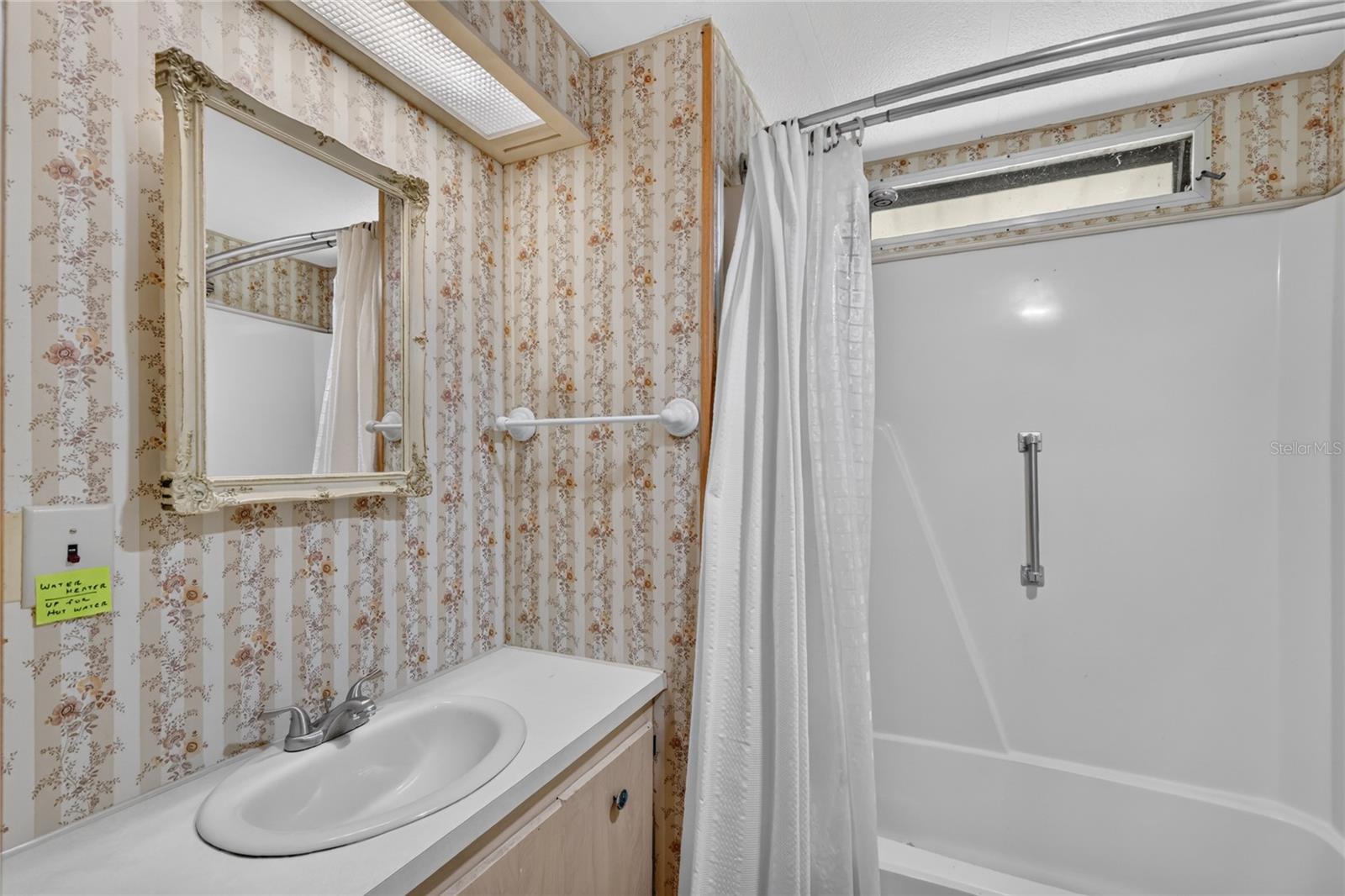 TAVARES DORA ISLES SUB - Residential
