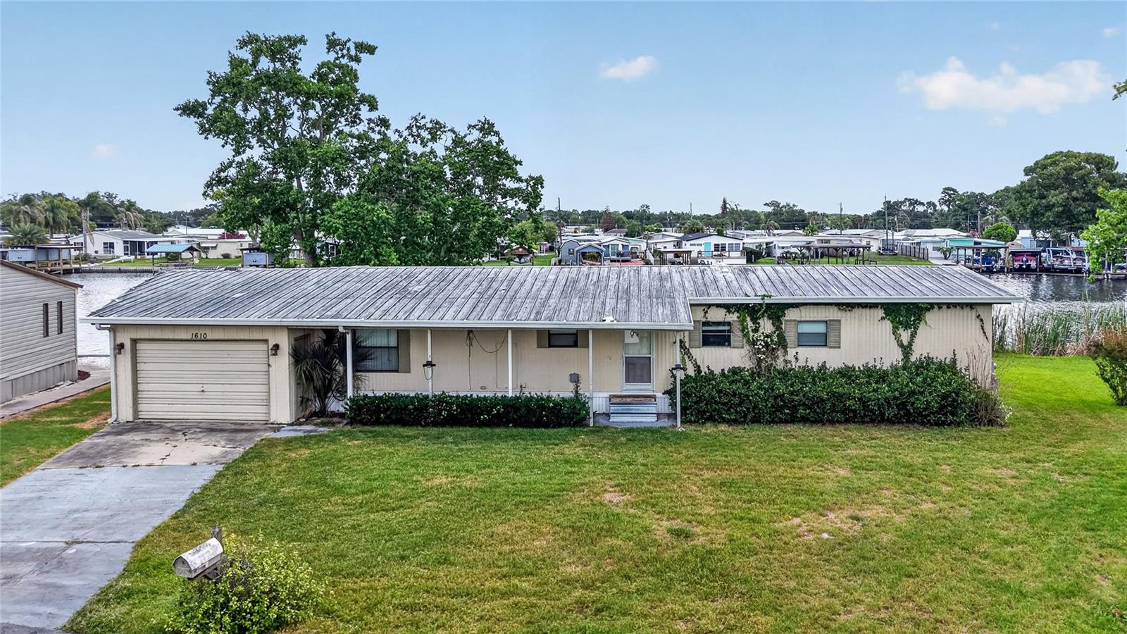 TAVARES DORA ISLES SUB - Residential