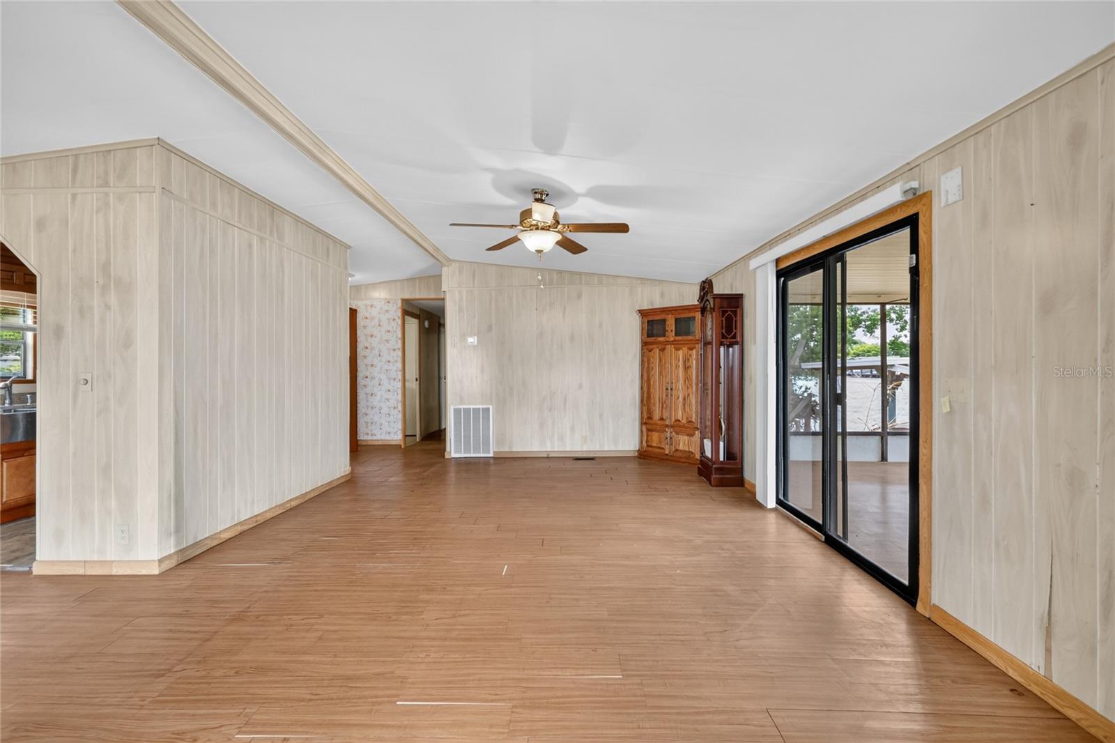 TAVARES DORA ISLES SUB - Residential