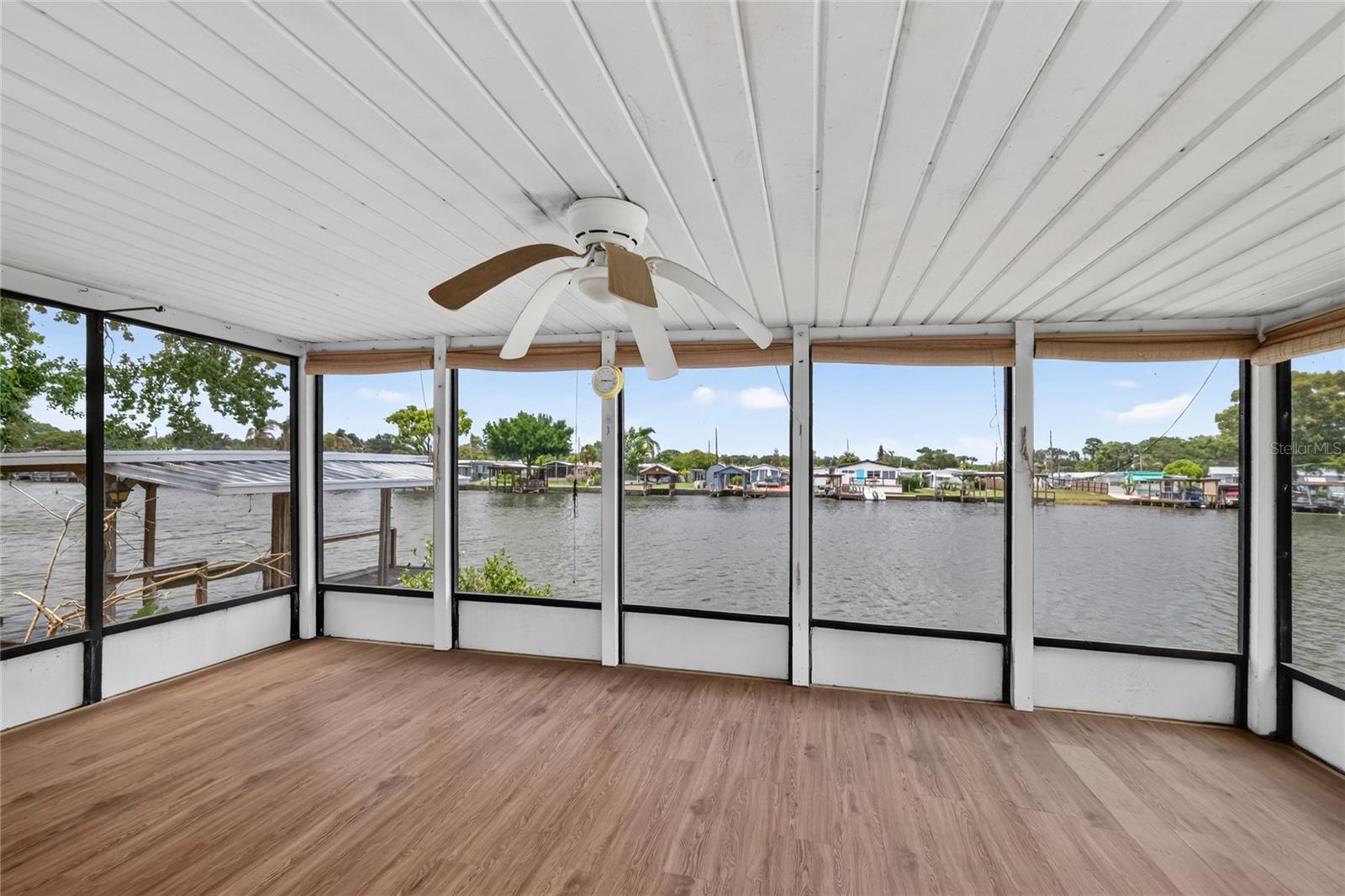 TAVARES DORA ISLES SUB - Residential