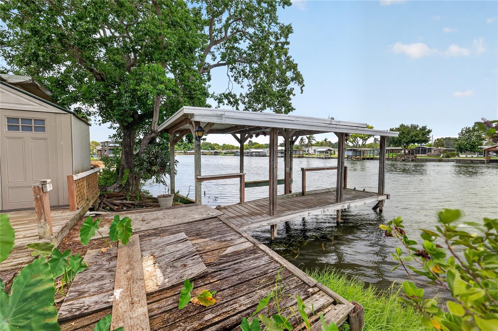 TAVARES DORA ISLES SUB - Residential