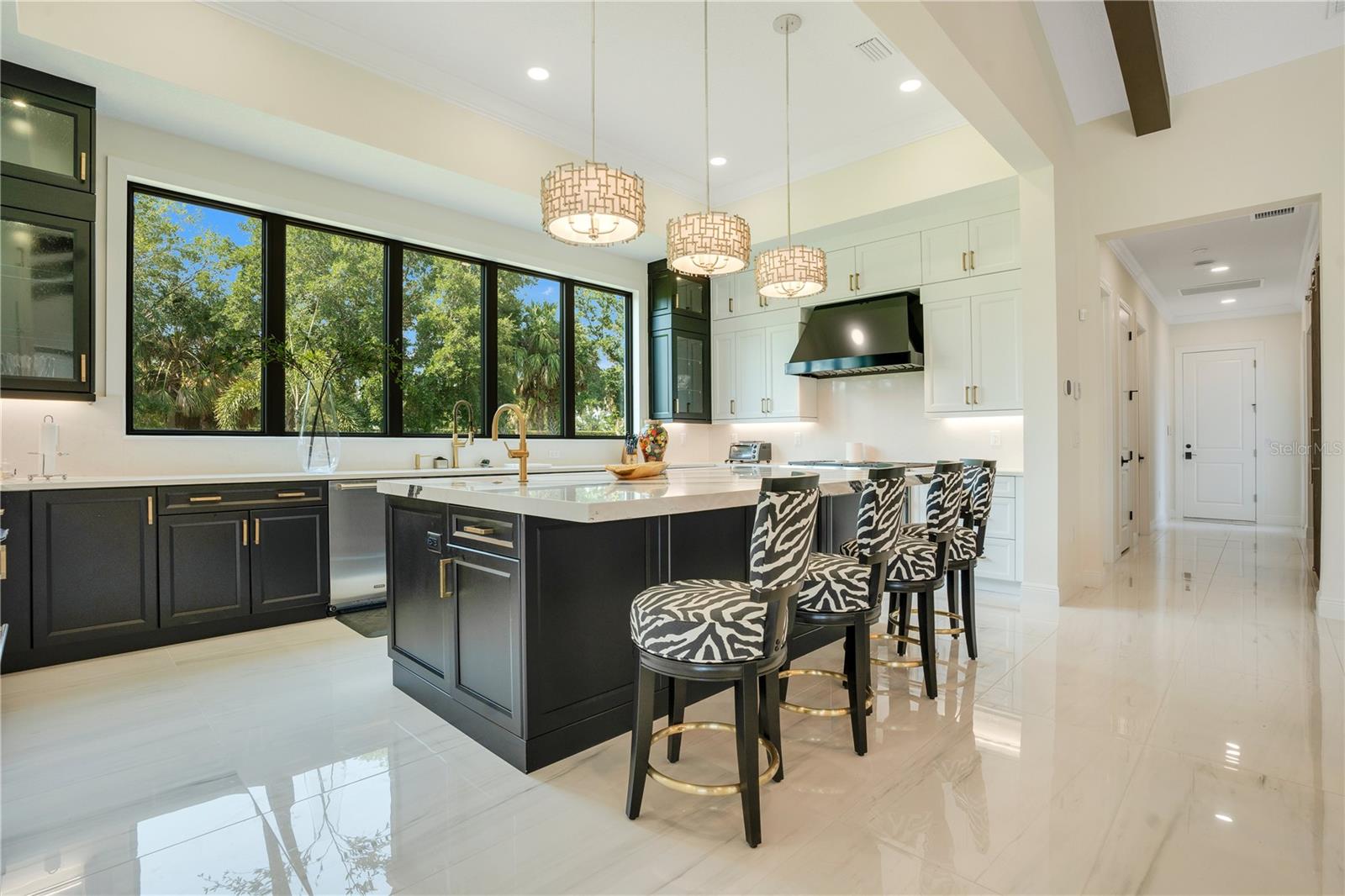 FOUNDERS CLUB - Residential