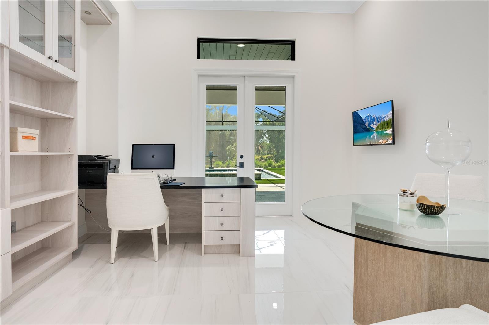 FOUNDERS CLUB - Residential