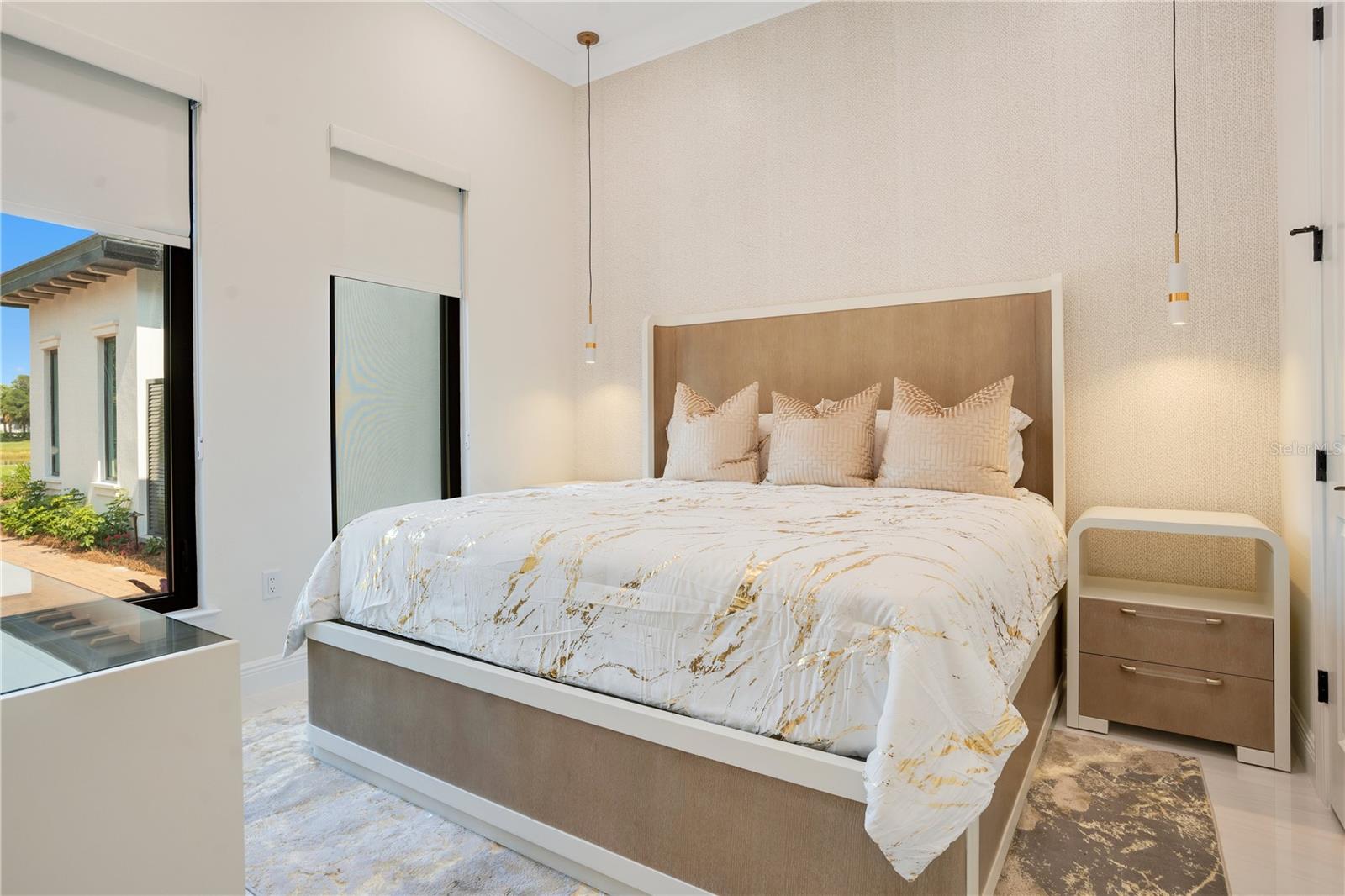 FOUNDERS CLUB - Residential
