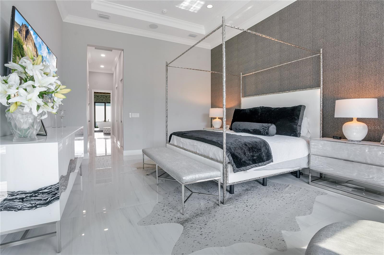 FOUNDERS CLUB - Residential